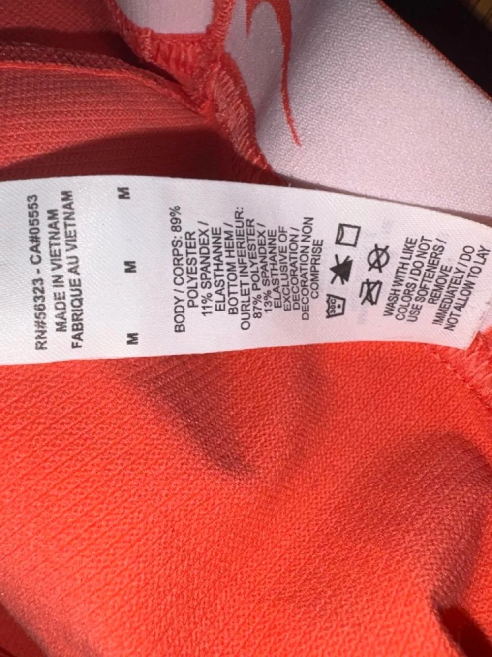 Nike Girls Trophy Sports Bra Peach Pink Size medium